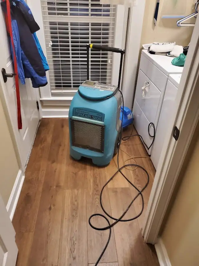Commercial dehumidifier deployed for Crawl Space Restoration in Wailea